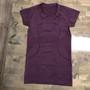 Lululemon size 4 short sleeve shirt